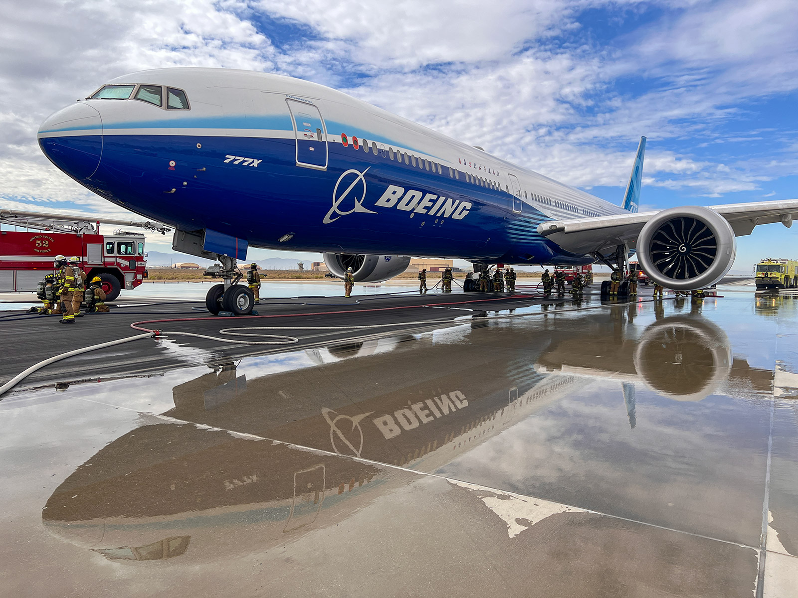 Teams from Boeing and Edwards Air Force Base are shown by the 777-9.