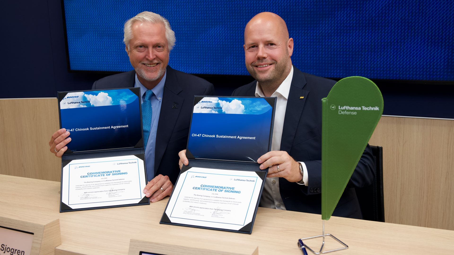 From left: Torbjorn “Turbo” Sjogren, Vice President & General Manager, Boeing Global Services – Government Services and Michael von Puttkamer, Senior Vice President Special Aircraft & Defense, Lufthansa Technik after the signing at Farnborough